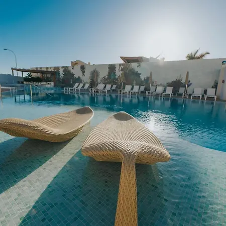 Ohasis Boutique מלון דירות ארונה