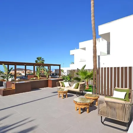 Ohasis Boutique Aparthotel 4*