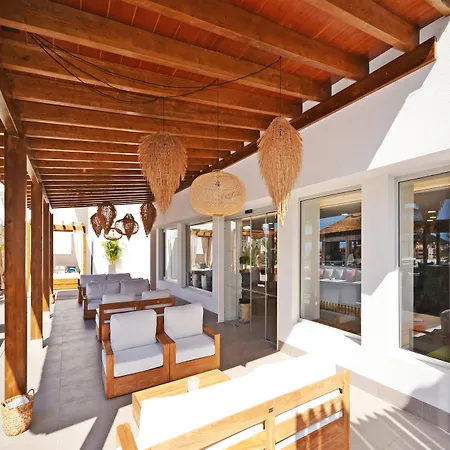 Ohasis Boutique Aparthotel 4*