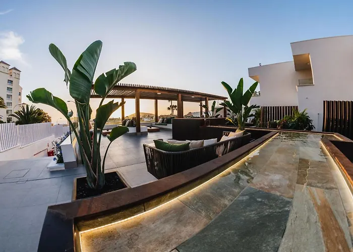 מלון דירות Ohasis Boutique 4*